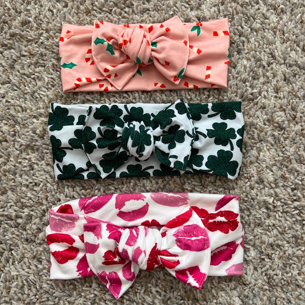 Bow Babes Holiday Themed Head Wrap Bows🎀 Size 6-12m